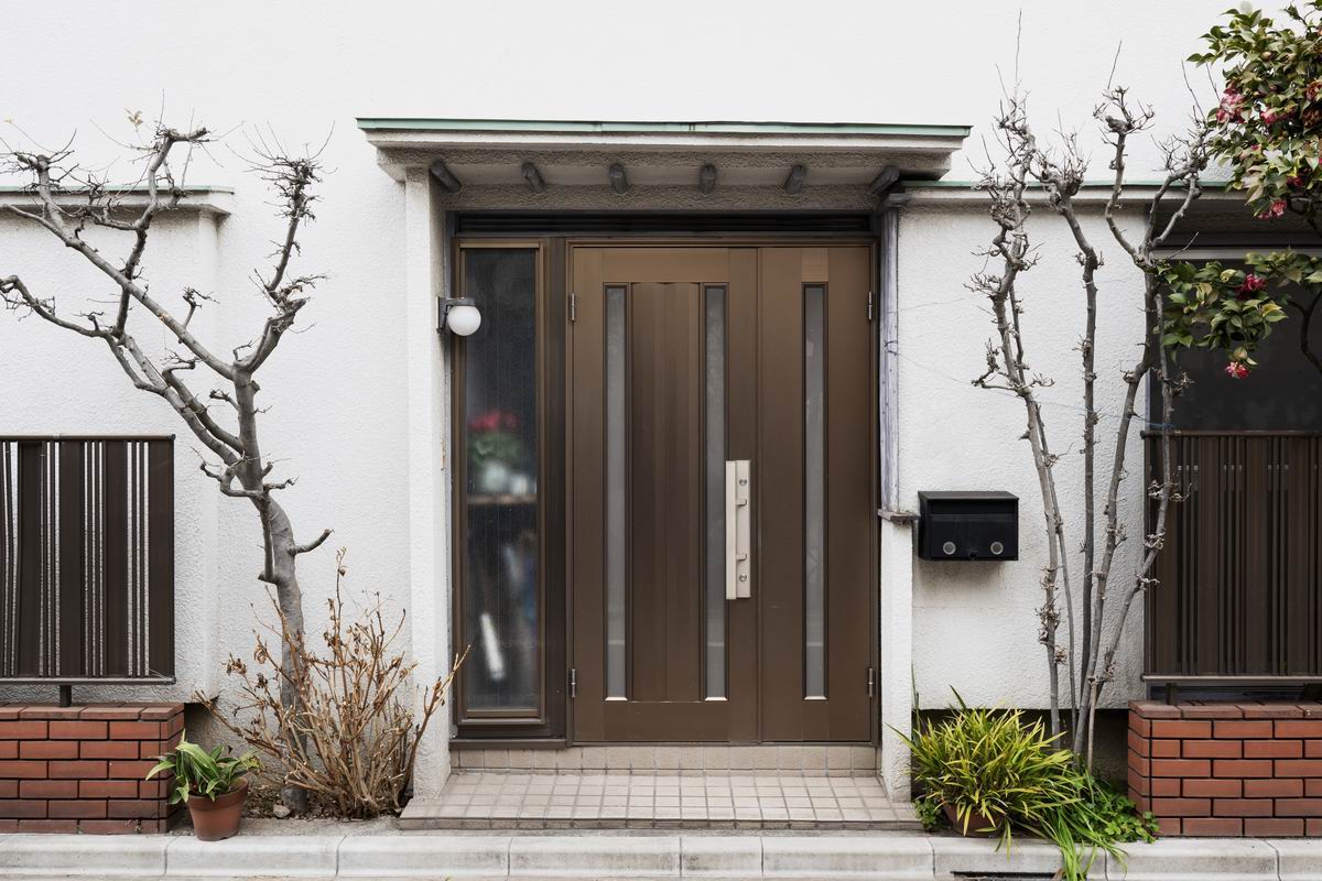 Magnifiques portes en bois, intérieures ou extérieures